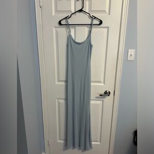 Skims soft lounge dress in the colour Celeste. Size large.